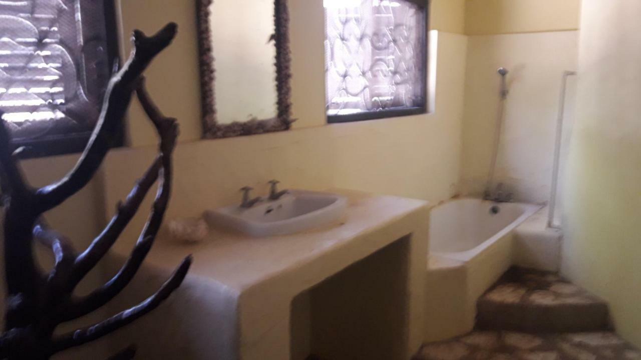 Kiloran Funzi House Bed & Breakfast Екстериор снимка