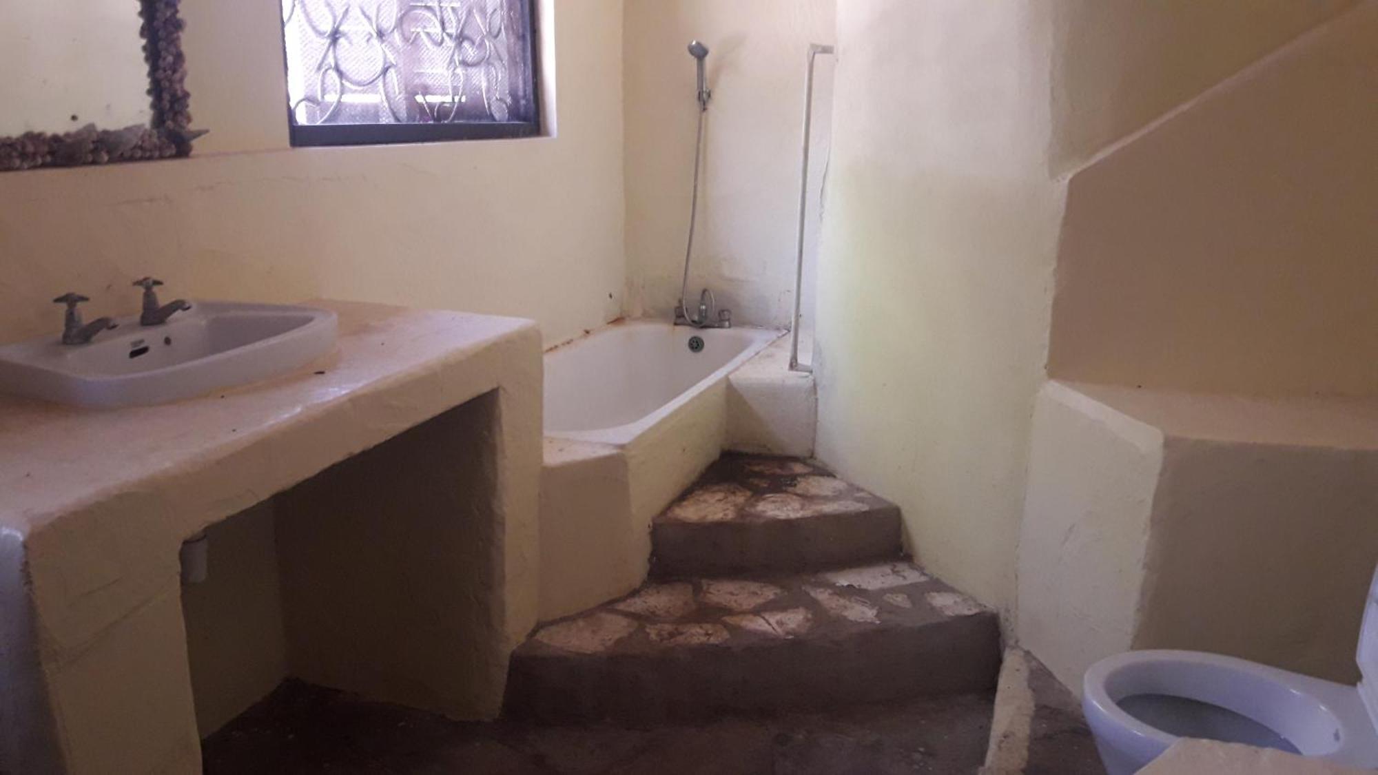 Kiloran Funzi House Bed & Breakfast Екстериор снимка